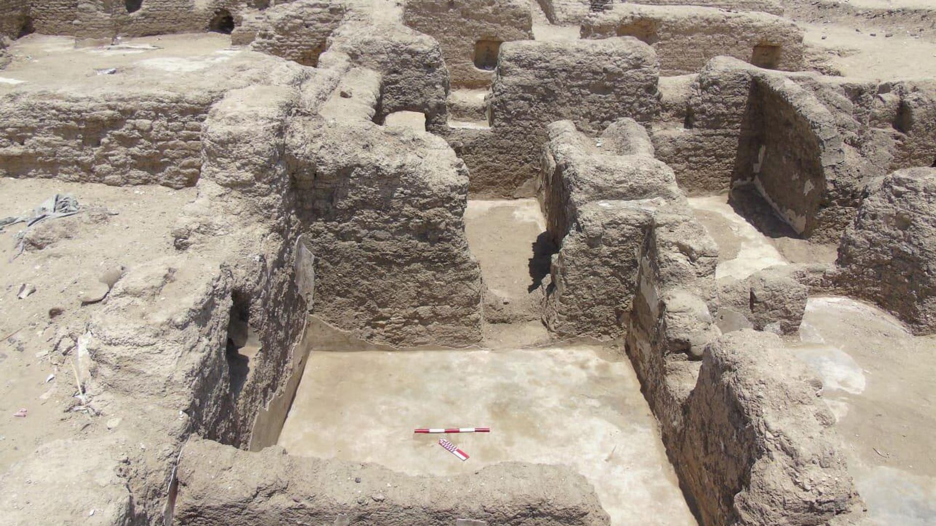 Desenterrado no Egito povoado de 1.700 anos com ruas, casas e igreja preservadas