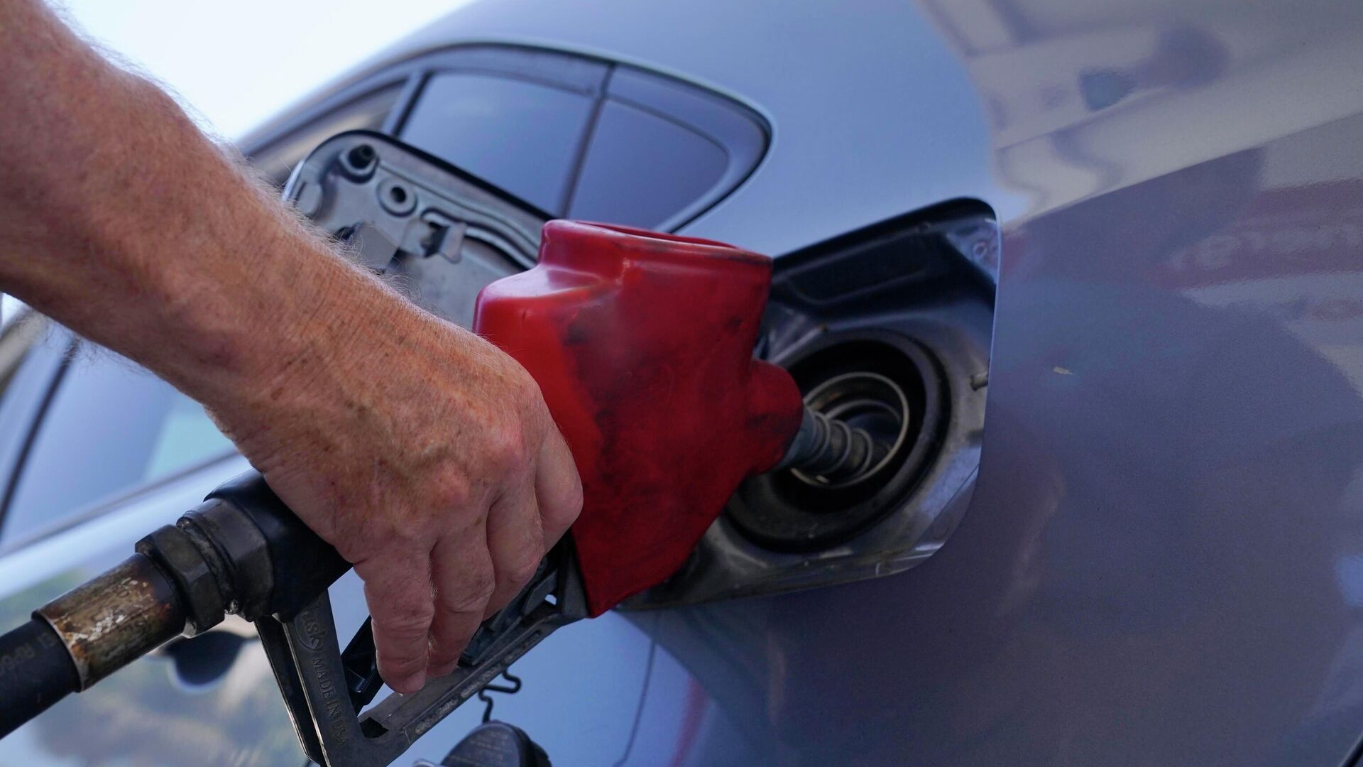 Receita Federal leiloa 15 milhões de litros de gasolina apreendidos