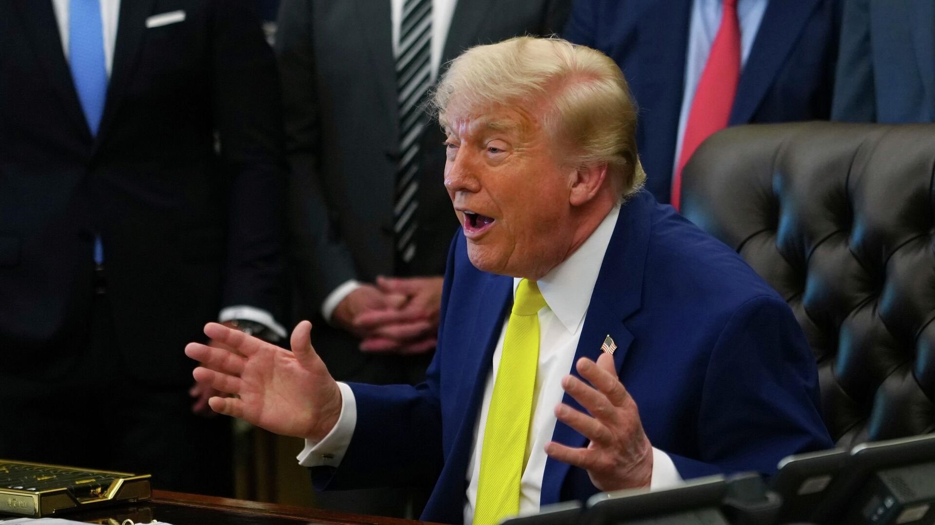 Trump anuncia acordo com Irã e suspende bloqueio naval no estreito de Ormuz
