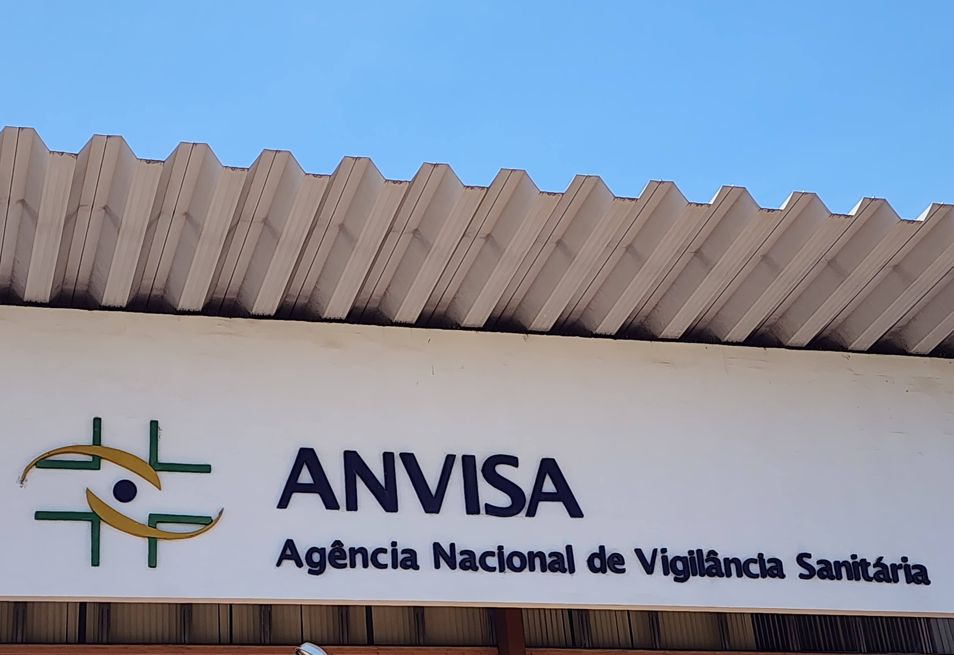 Anvisa determina apreensão de suplementos alimentares de origem desconhecida