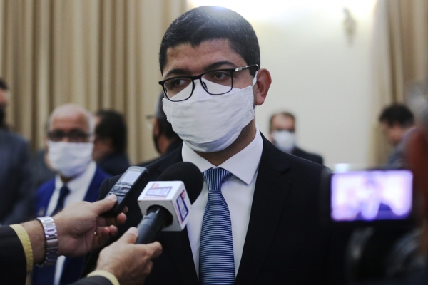 Secretário afirma que Governo convocará aprovados nos novos concursos ainda nesta gestão