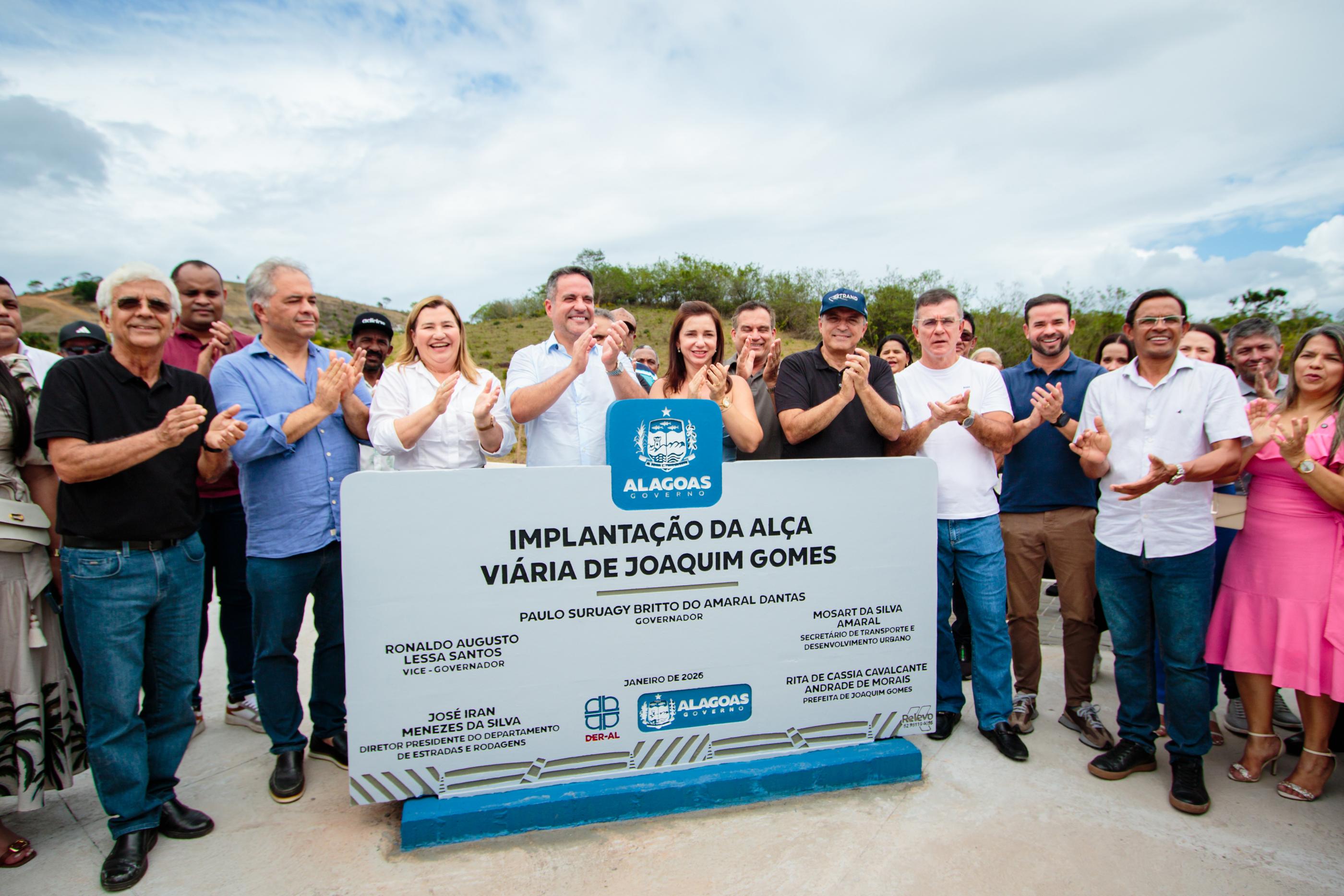 Aeroporto de Maragogi deve iniciar operações em abril, anuncia governador Paulo Dantas