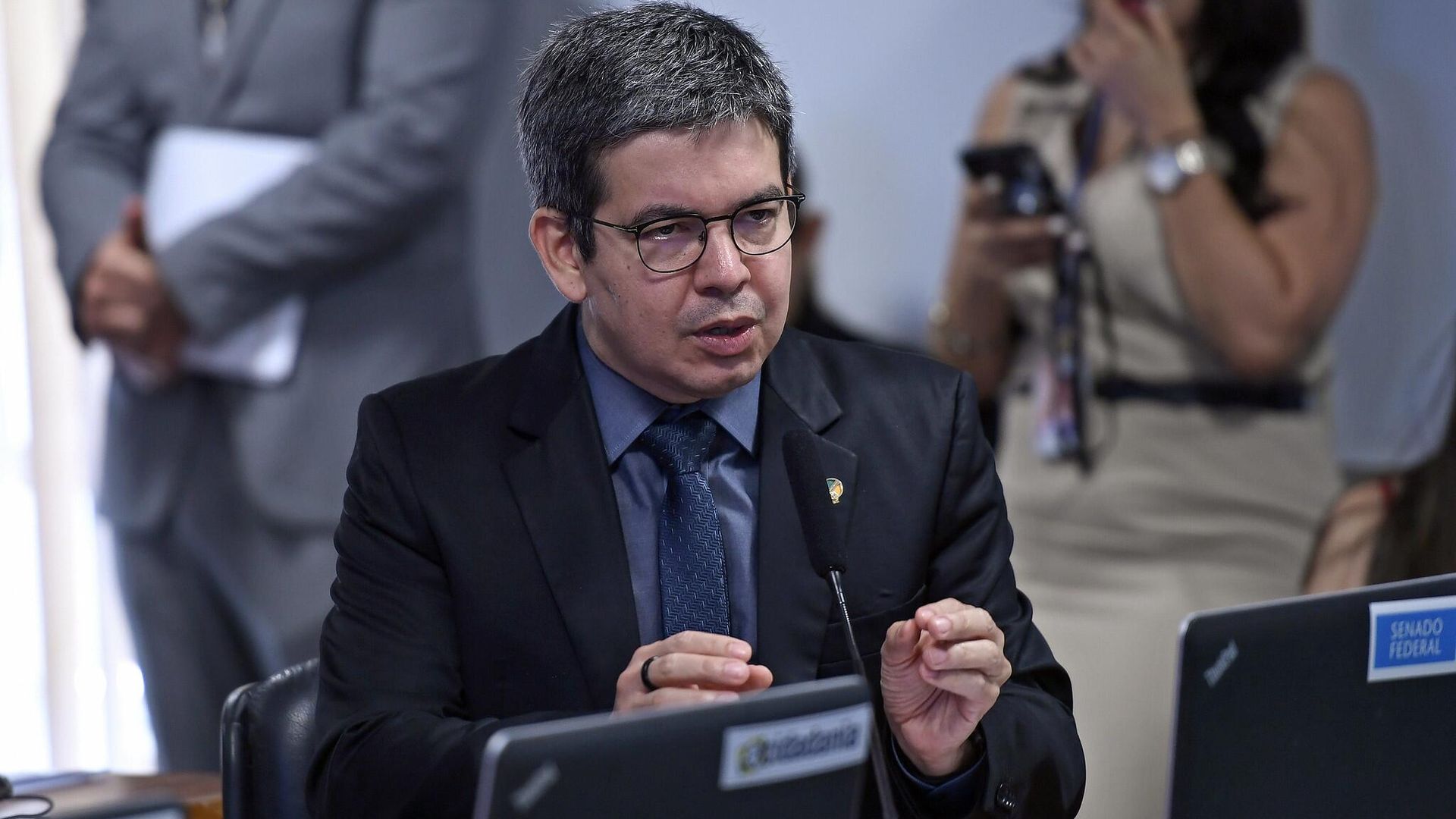 Senado deve votar PEC do fim da escala 6 x 1 até outubro, prevê líder do governo