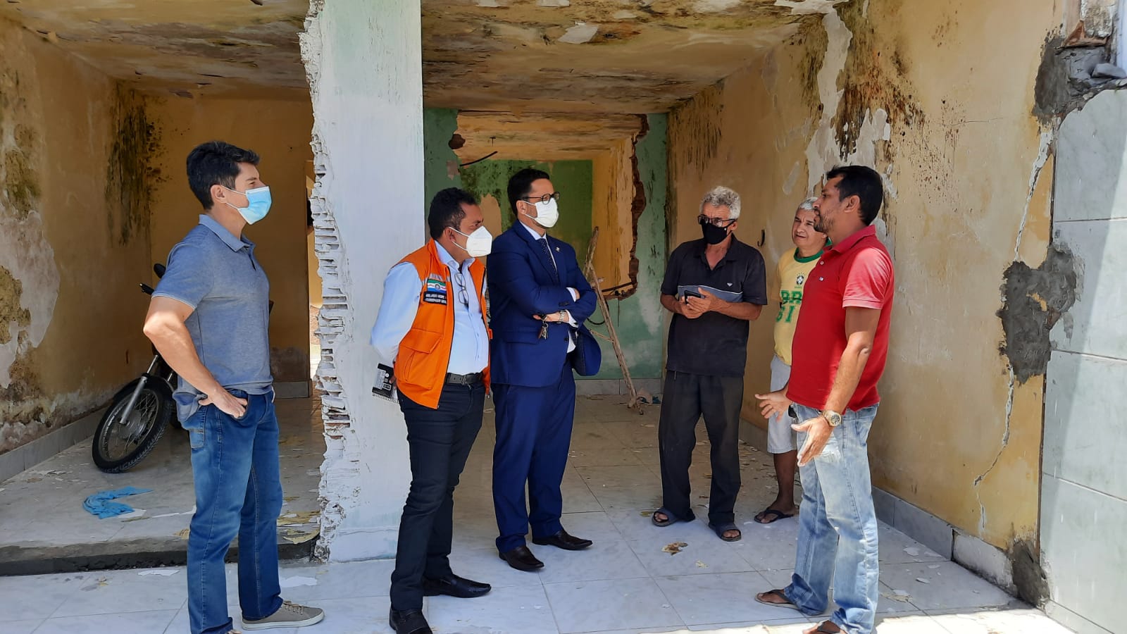 Depois de anunciar que voltariam para 'resto' de casa, família recebe apoio da prefeitura