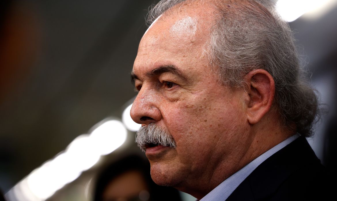 Injeção do BNDES na economia chega a R$ 1 bilhão por dia em 2025