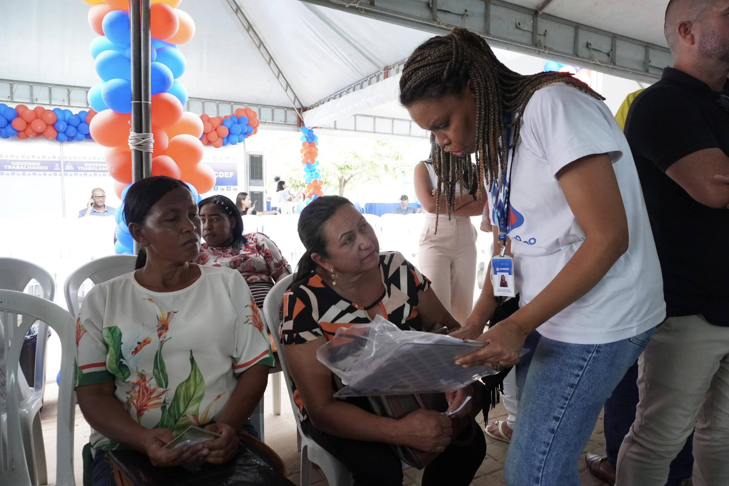 Ação itinerante leva serviços públicos a agricultores do interior de Alagoas
