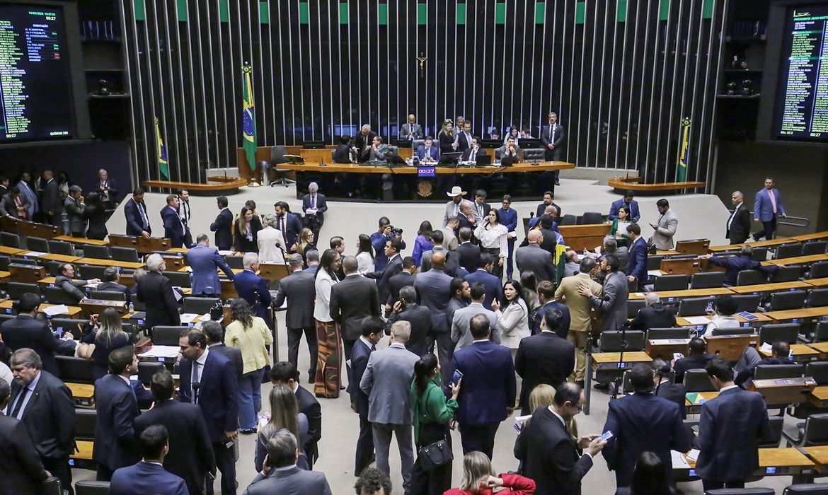 Câmara aprova novas regras para concessão do seguro-defeso