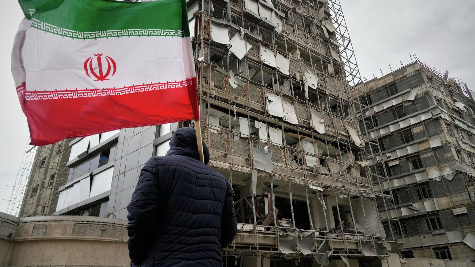 Irã acusa EUA de violar cessar-fogo ao apreender navio no golfo de Omã