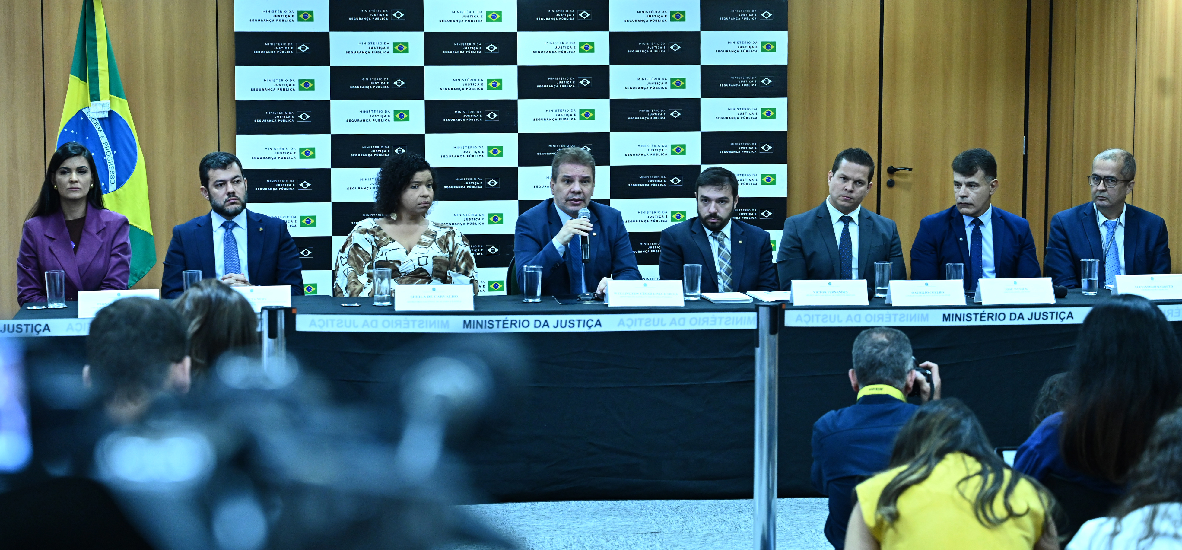 Operação Lívia desmantela rede que induzia jovens ao suicídio em plataforma