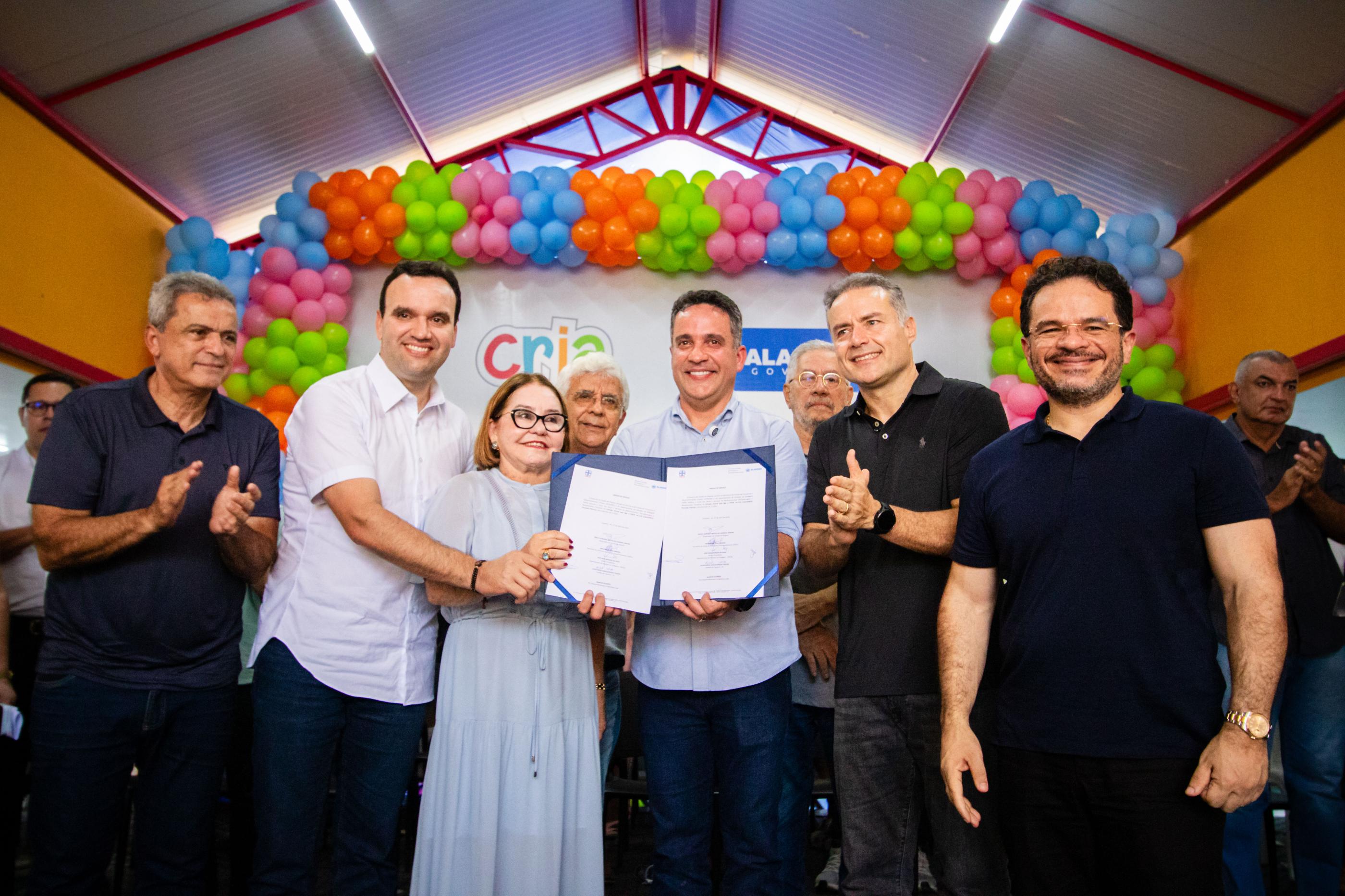 Governo de Alagoas entrega pacote de obras em Cajueiro