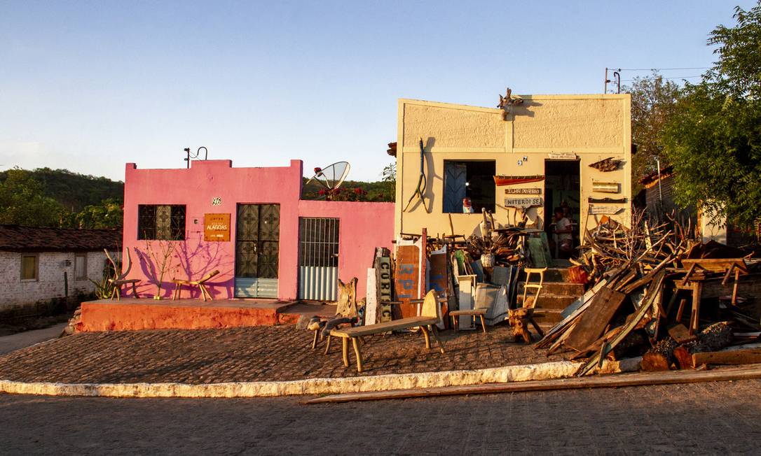 Artista alagoano emociona-se ao ver sua fotografia da Ilha do Ferro no Enem 2025: 'Chorei de orgulho'