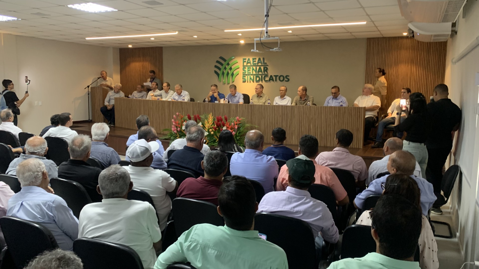 Setor se reúne com ministro da Agricultura para agradecer a subvenção da cana