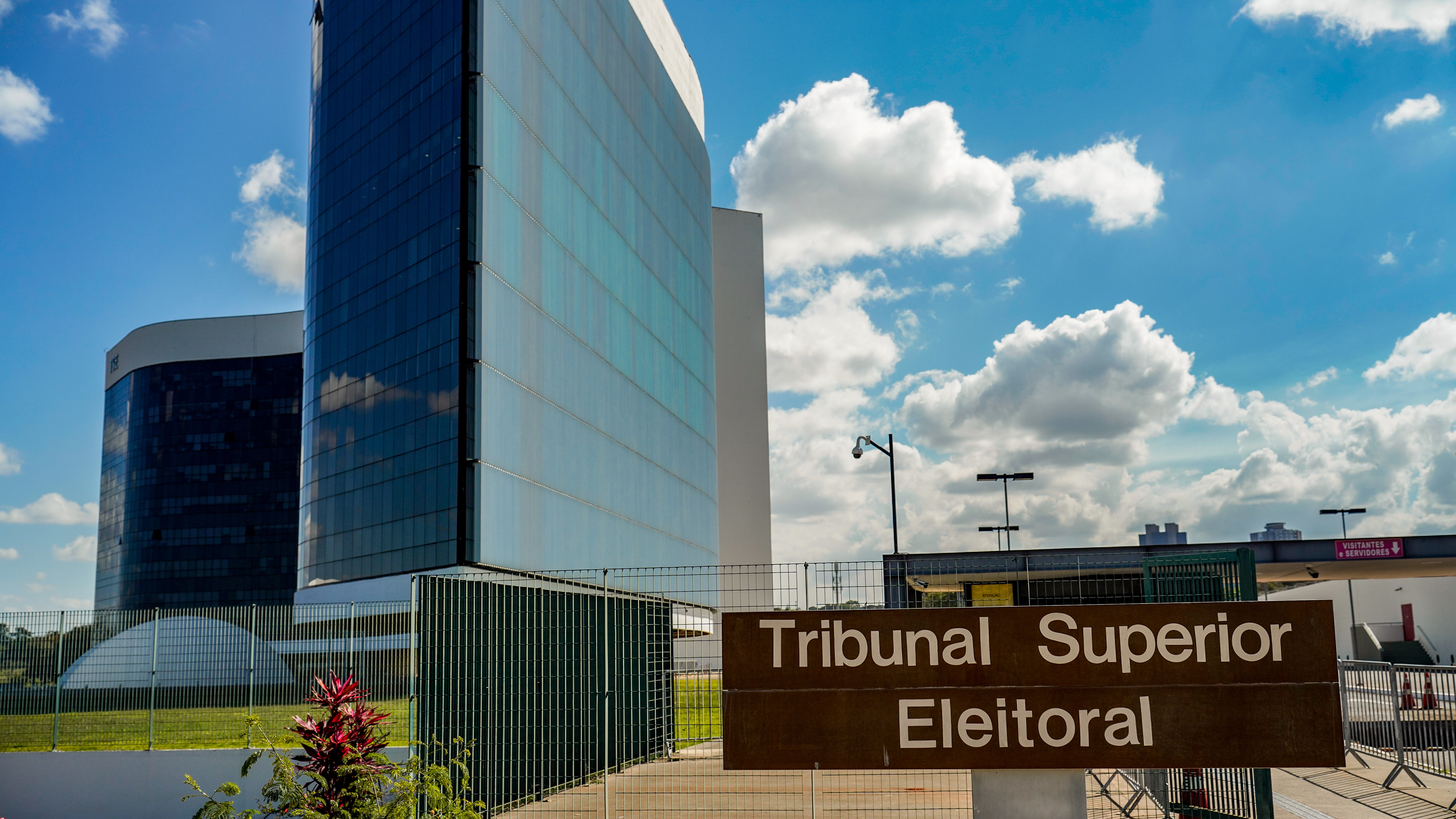 TSE busca consenso sobre uso de inteligência artificial nas eleições