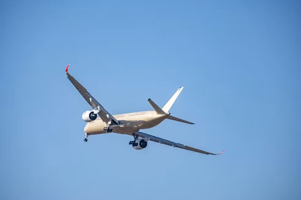 Avião bate recorde com voo direto de 24h entre Austrália e França