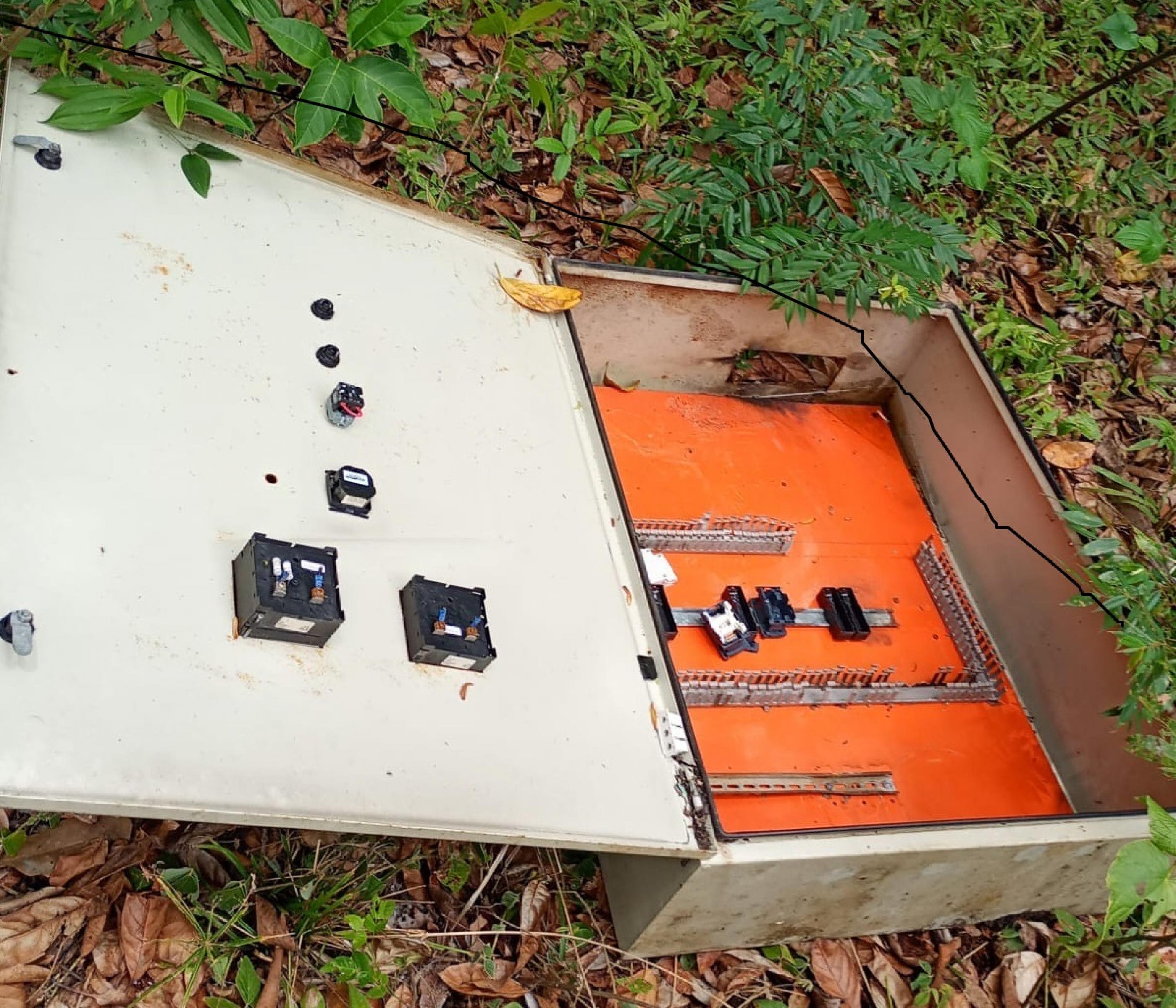 Vandalismo e furto de cabos interrompem fornecimento de água em Riacho Doce