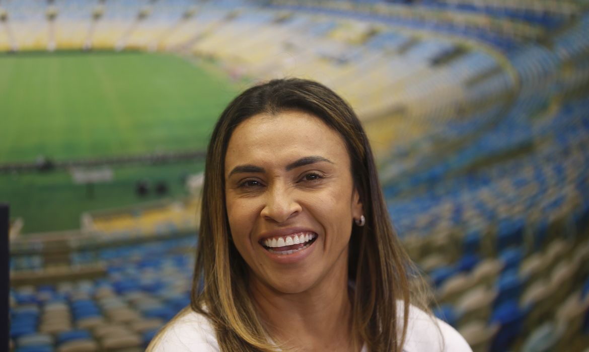 Com Marta como embaixadora, Tesouro Nacional mira novos investidores