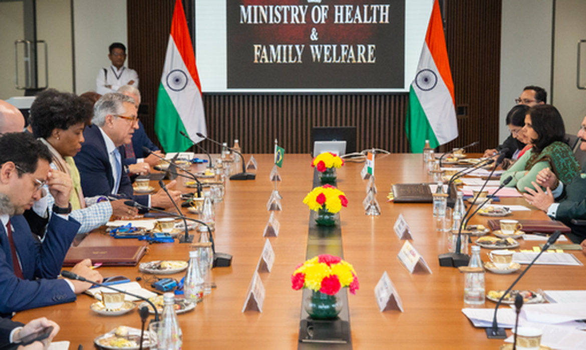 Brasil busca parceria com Índia para produção de medicamentos e vacinas