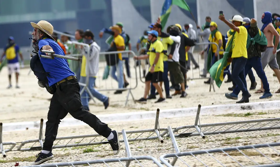 Organizações sociais repudiam derrubada de veto ao PL da Dosimetria