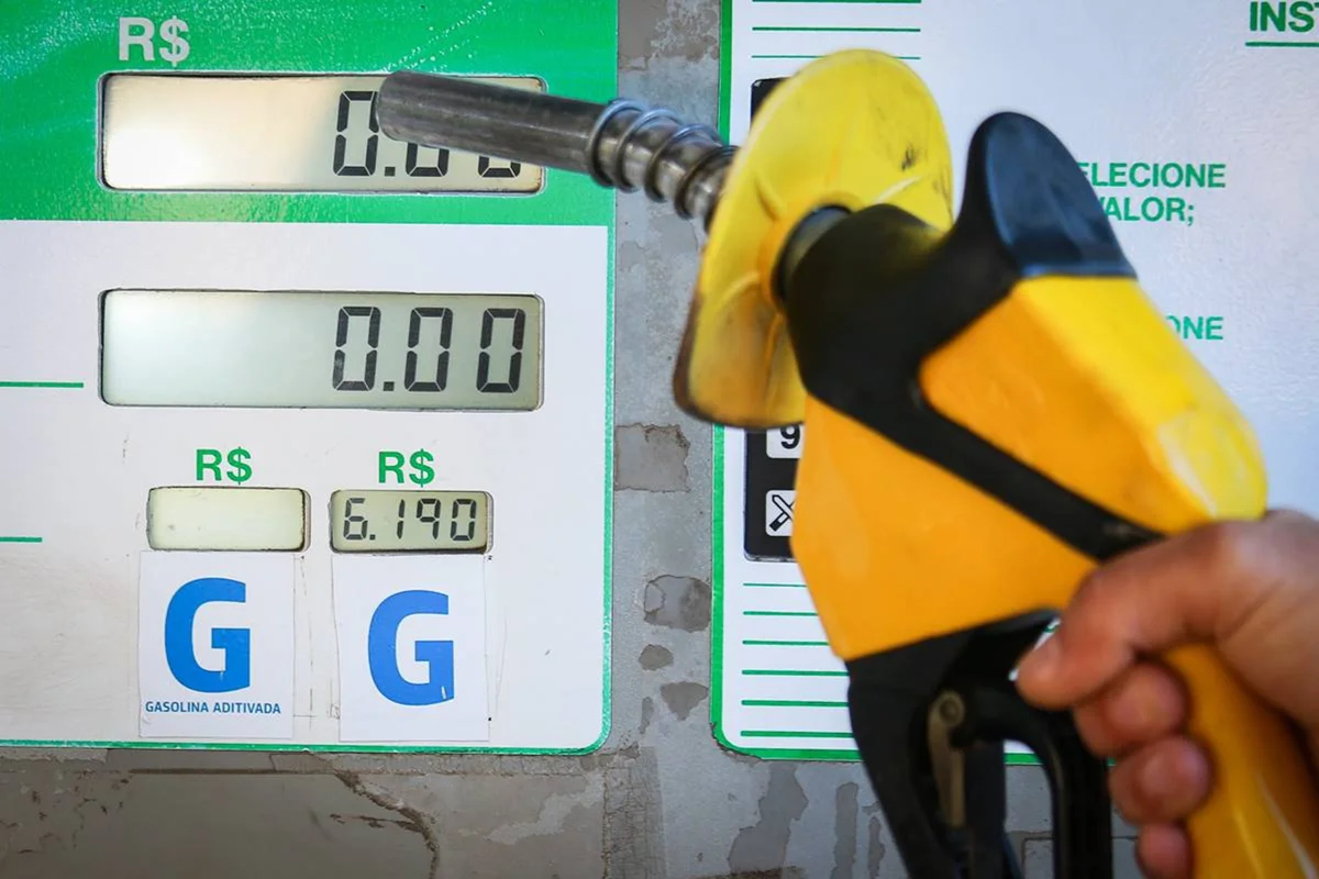 Governo prevê R$ 50 bi em arrecadação após gastar R$ 40 bi com combustíveis