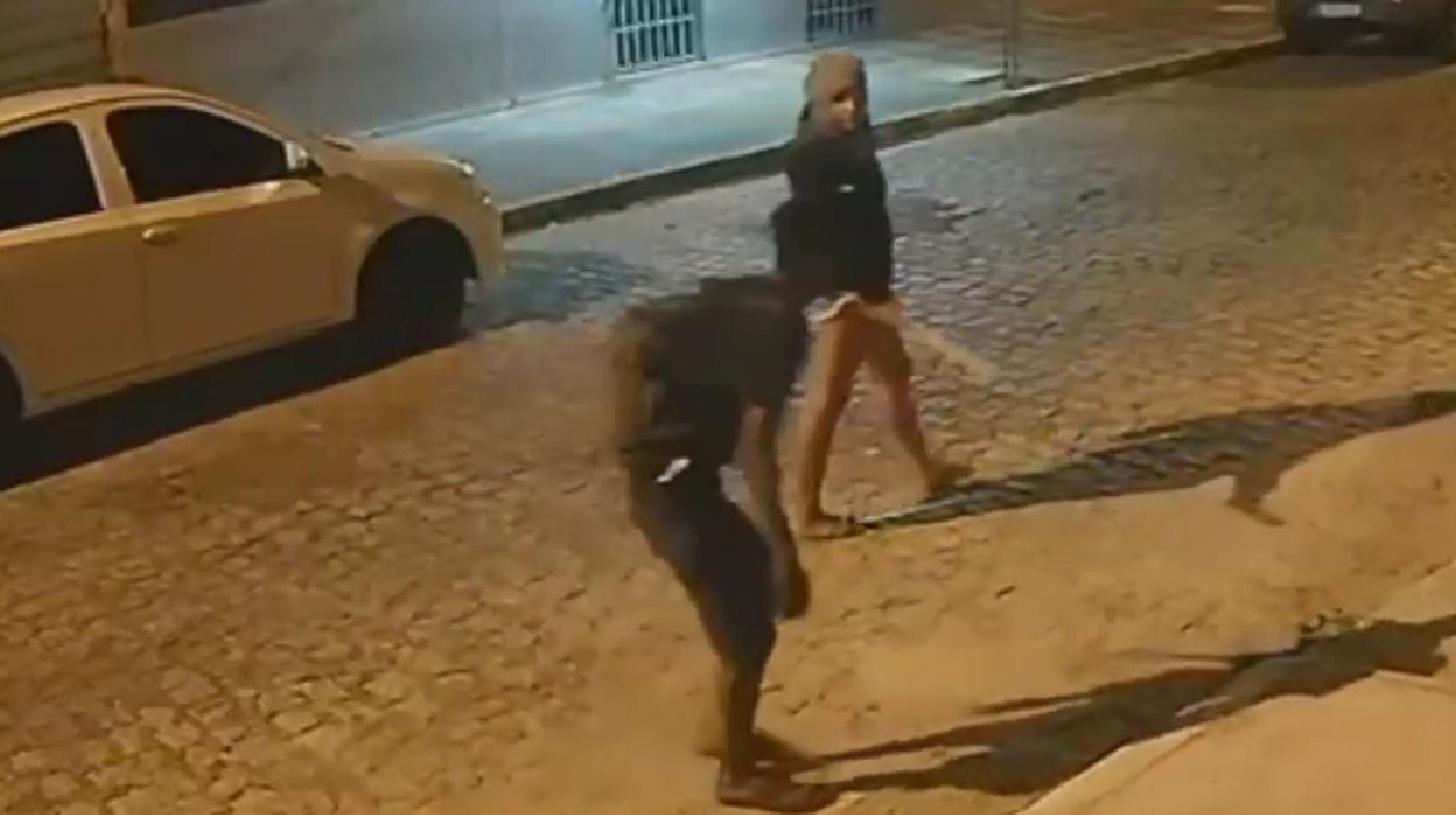 Polícia divulga imagens de suspeitos de matar morador de rua em Maceió