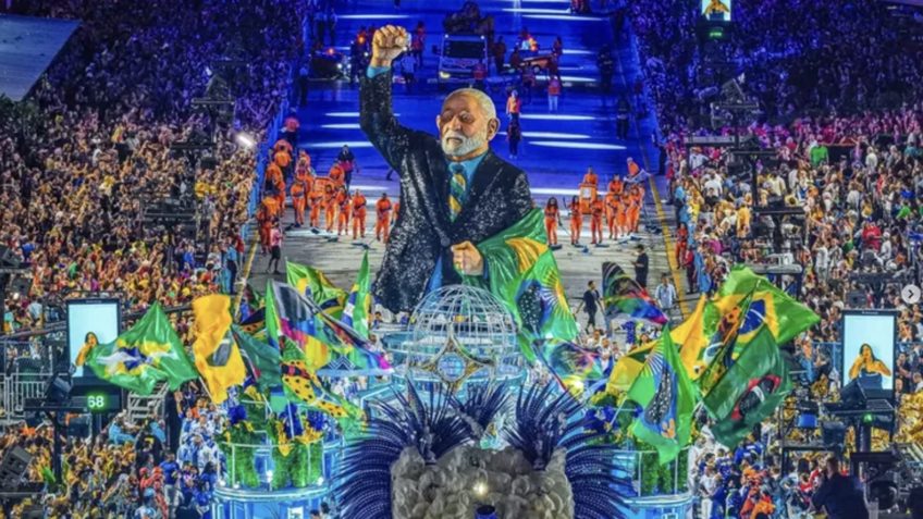 Escola de samba que homenageou Lula ganha nota máxima em apenas um quesito