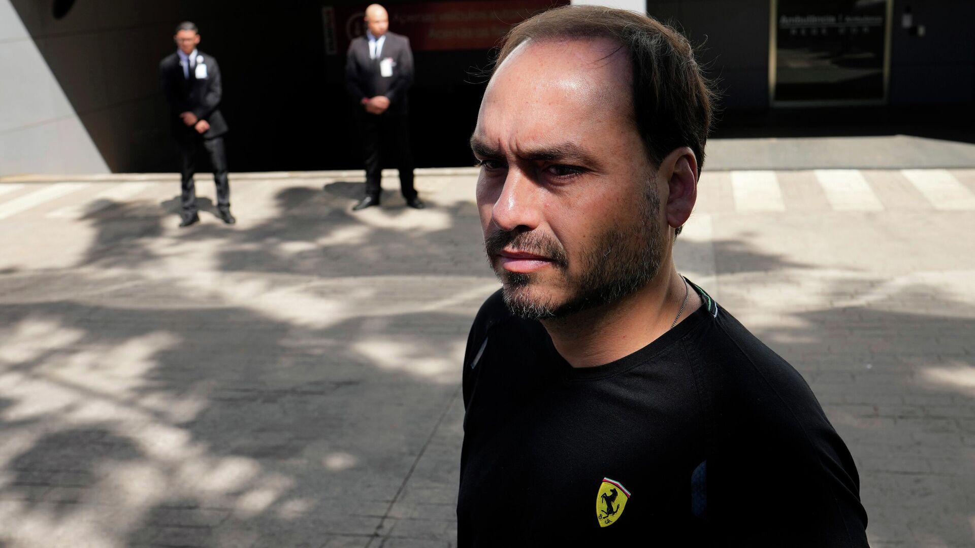 Investigação sobre 'rachadinha' envolvendo Carlos Bolsonaro é retomada pela Procuradoria