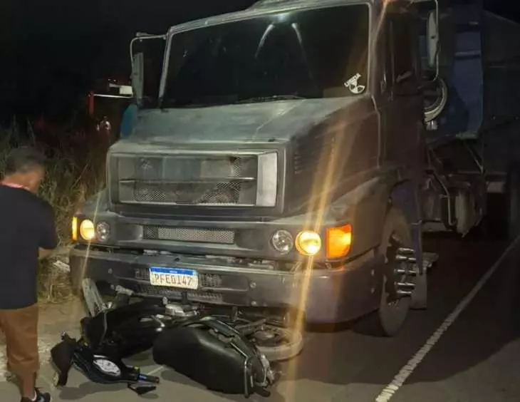 Motociclista morre em colisão com caminhão na AL-110, em São Sebastião