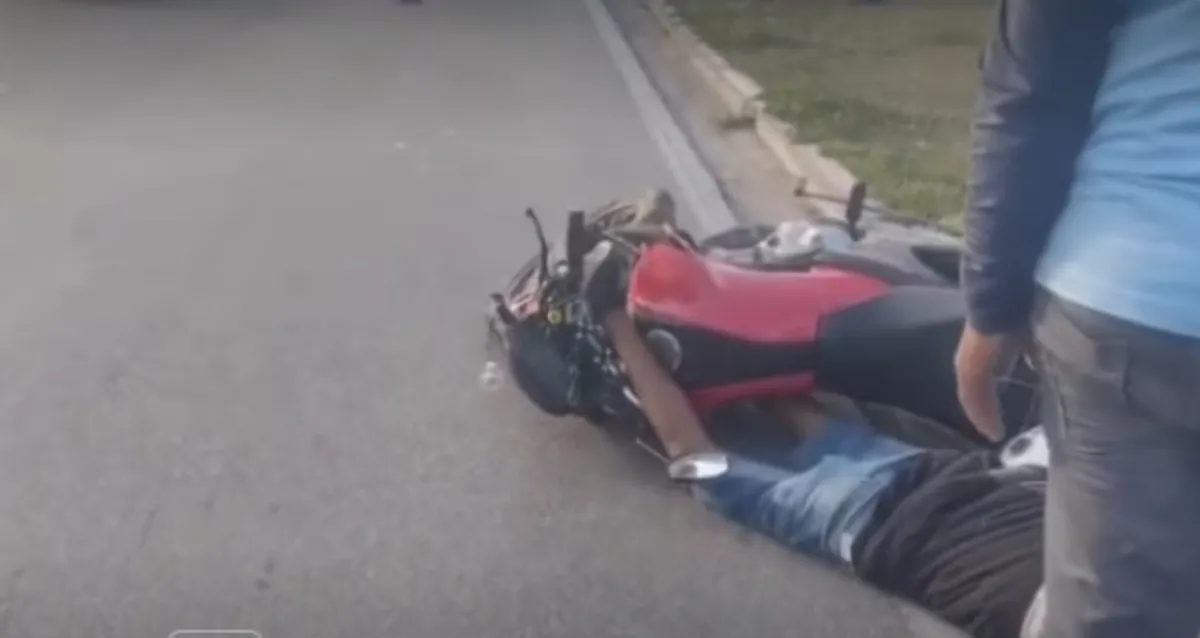 Acidente deixa homem e mulher feridos no Tabuleiro do Martins, em Maceió