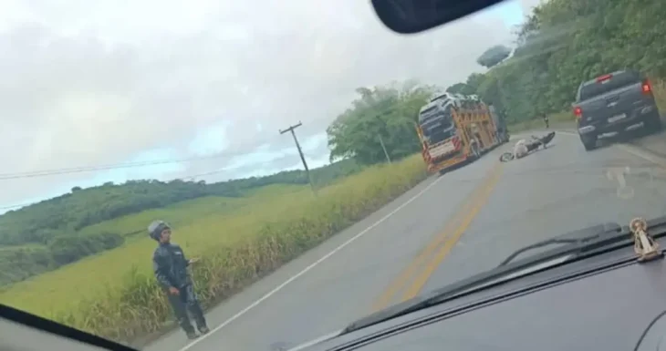 Acidente na BR-104 entre Branquinha e Murici deixa trânsito lento nesta sexta-feira