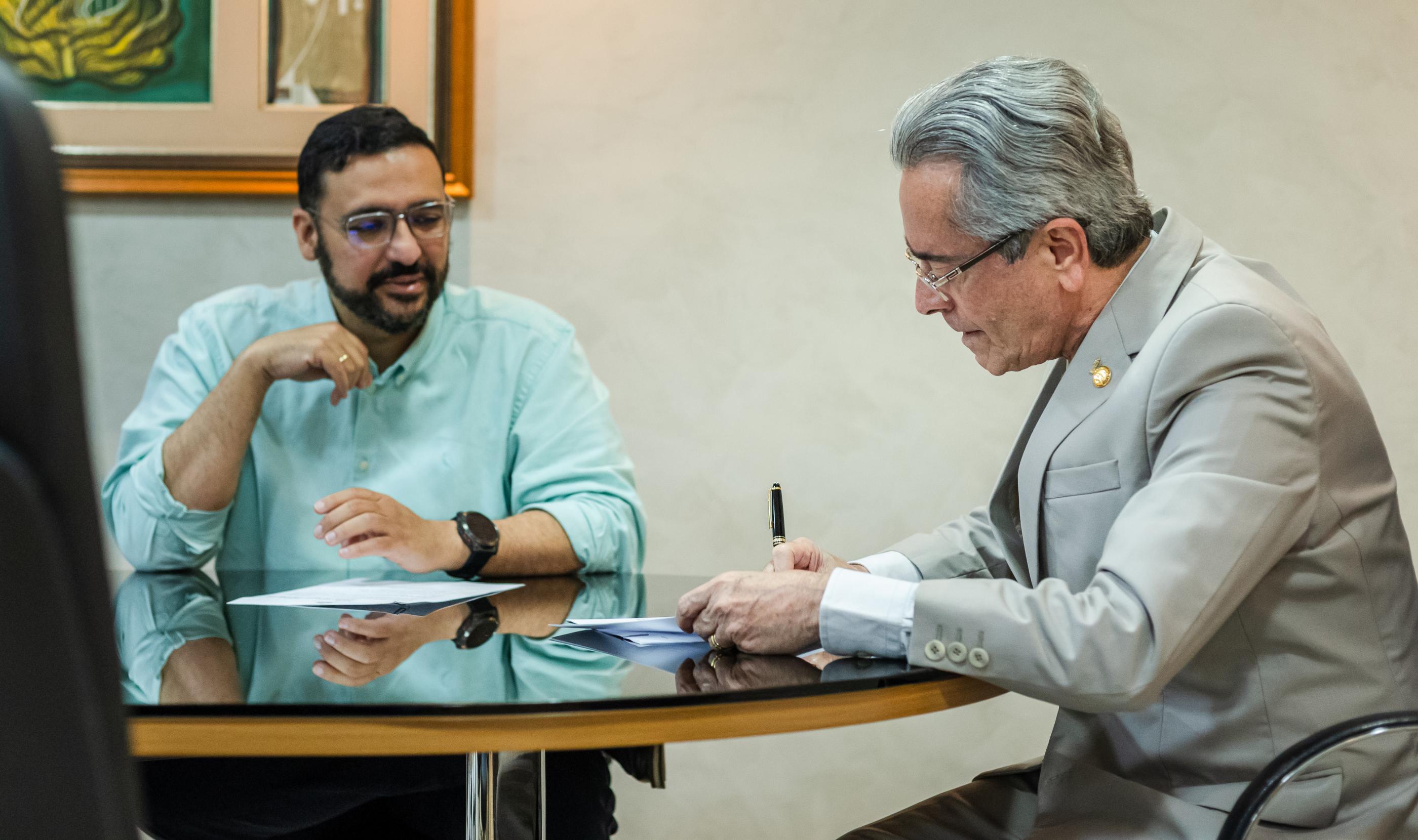 Governador sanciona reajuste de 4,52% aos servidores do Judiciário de Alagoas