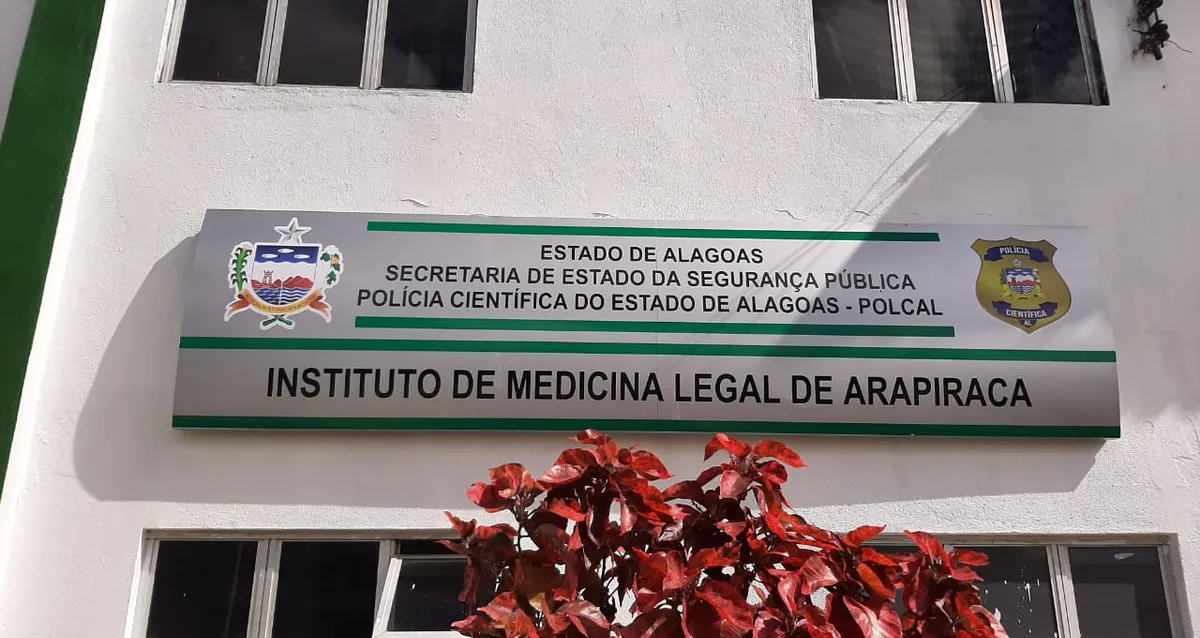 Homem é morto a tiros após perseguição em via pública no bairro Canafístula