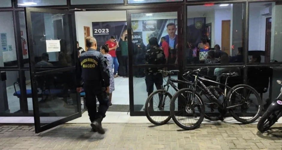 Adolescentes voltam ao banco dos réus após roubo de bicicletas em Maceió