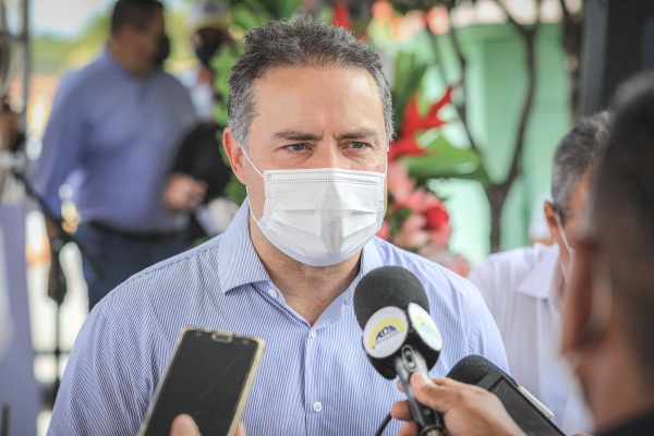 Novo decreto reabre cinemas e amplia horário de bares e restaurantes