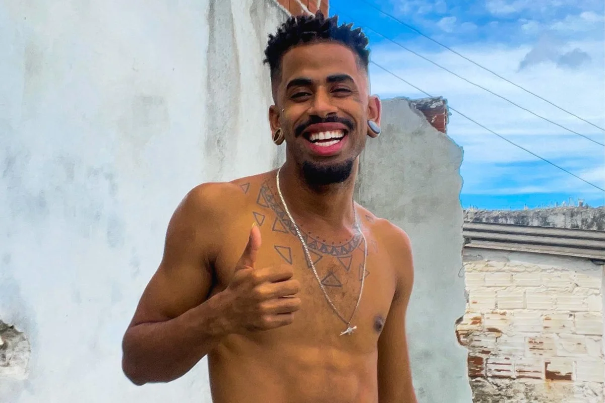 Cantor Afroito cancela vaquinha de R$ 1 milhão após onda de críticas