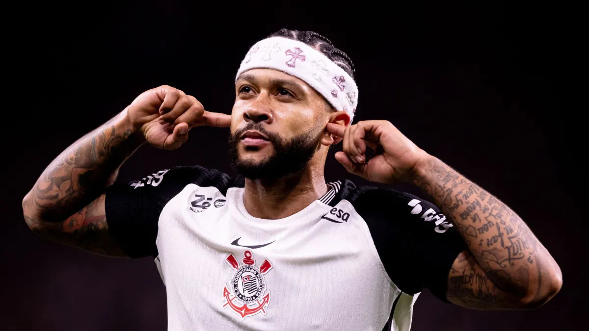 Corinthians envia contrato de renovação para Memphis Depay