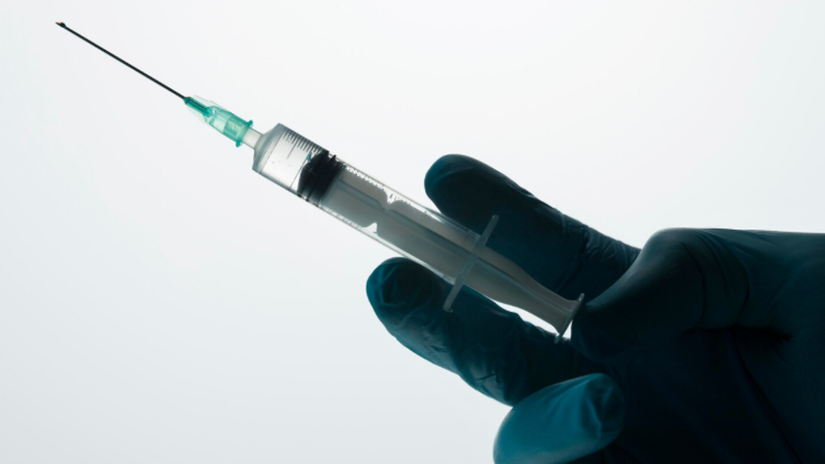 Técnica de enfermagem é investigada por cobrar por vacinas de meningite fornecidas pelo SUS