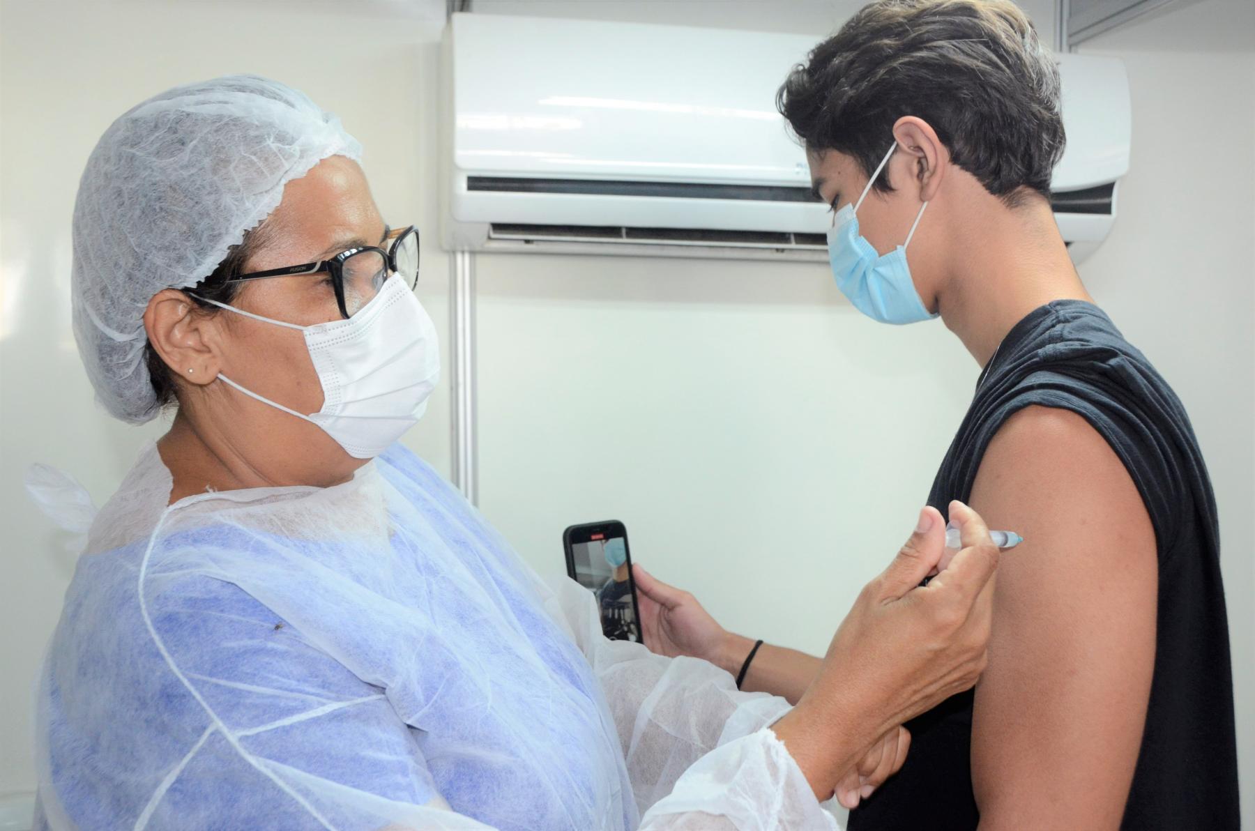 Alagoas vacinou mais de 50% dos adolescentes com a primeira dose da vacina