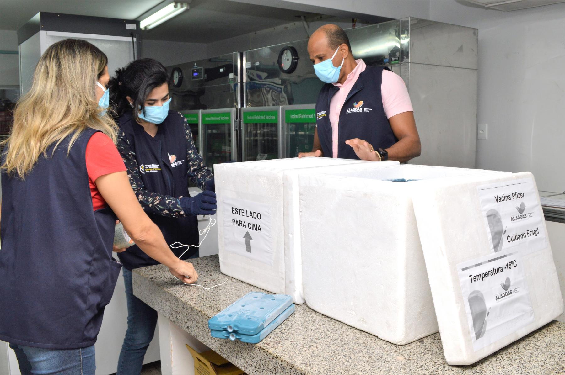 Alagoas recebe mais 138.060 doses de imunizantes contra a Covid-19