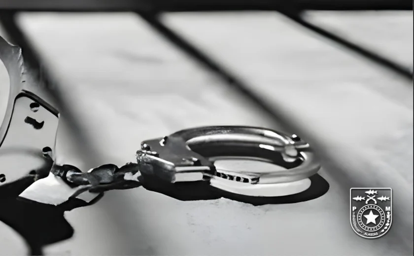 Homem é preso após furtar portão de alumínio em Maceió