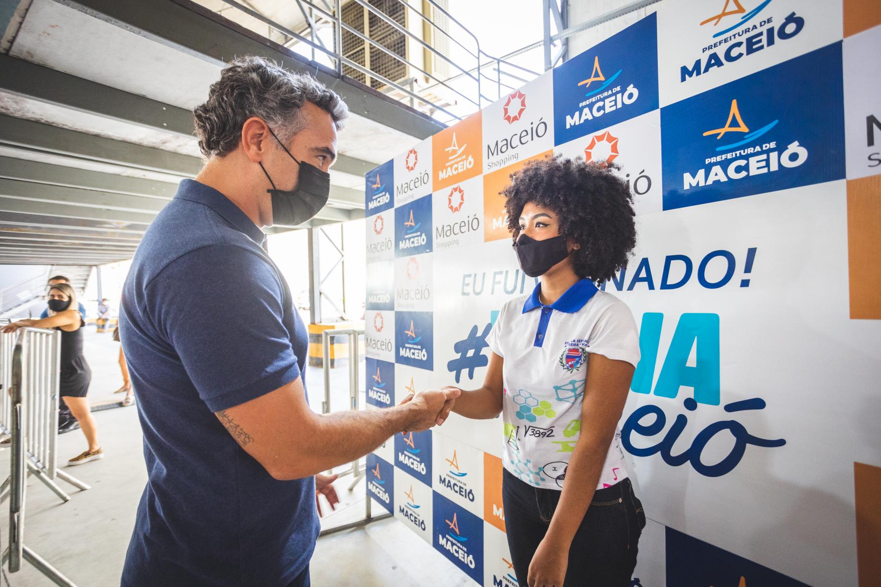 Alunos da rede pública estadual vacinados receberão bolsa retorno de R$500