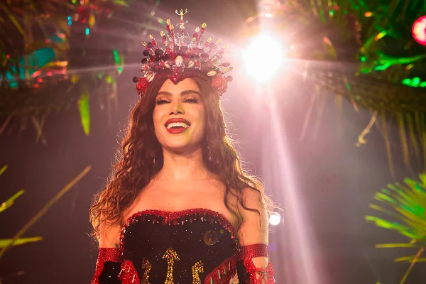 Anitta é coroada rainha de bateria da Grande Rio para o Carnaval 2026