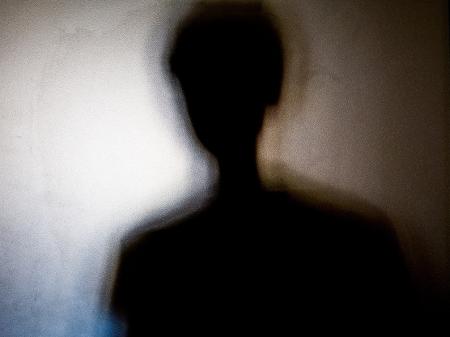 Vendedora é demitida ao denunciar chefe por assédio em 'sala da sarrada'