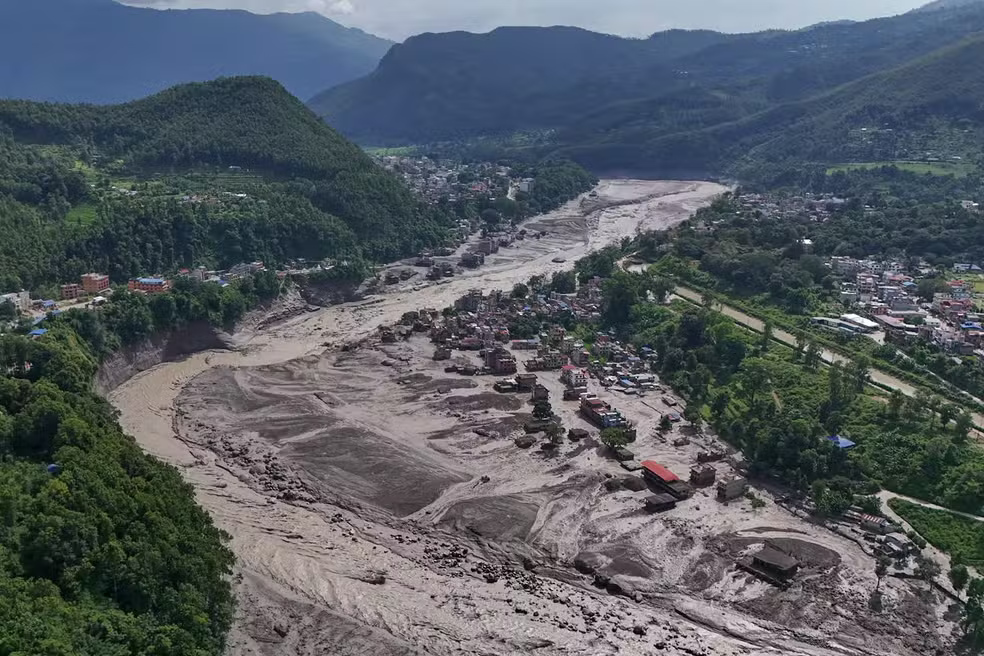 Terremoto de magnitude 5 atinge Tibete após avalanche no Nepal