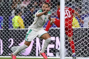 Argélia reage no segundo tempo, vence Jordânia e mantém sonho vivo