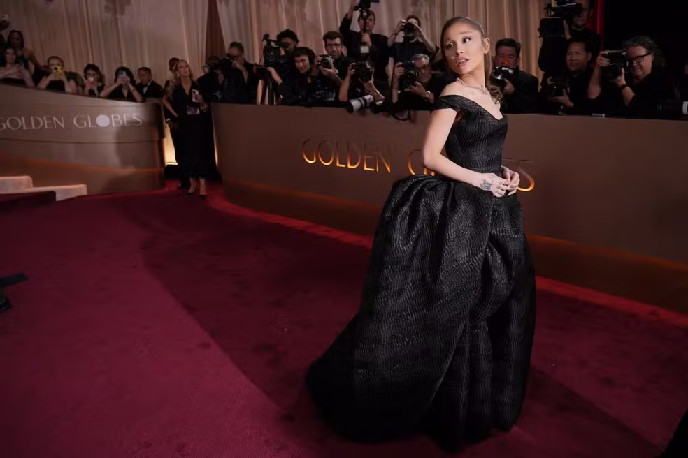 'bárbaro e desumano': Ariana Grande critica Casa Branca por usar sua música