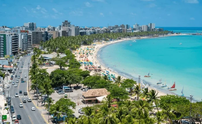 Feriado da Consciência Negra em Maceió deve ter céu carregado e chance de chuva