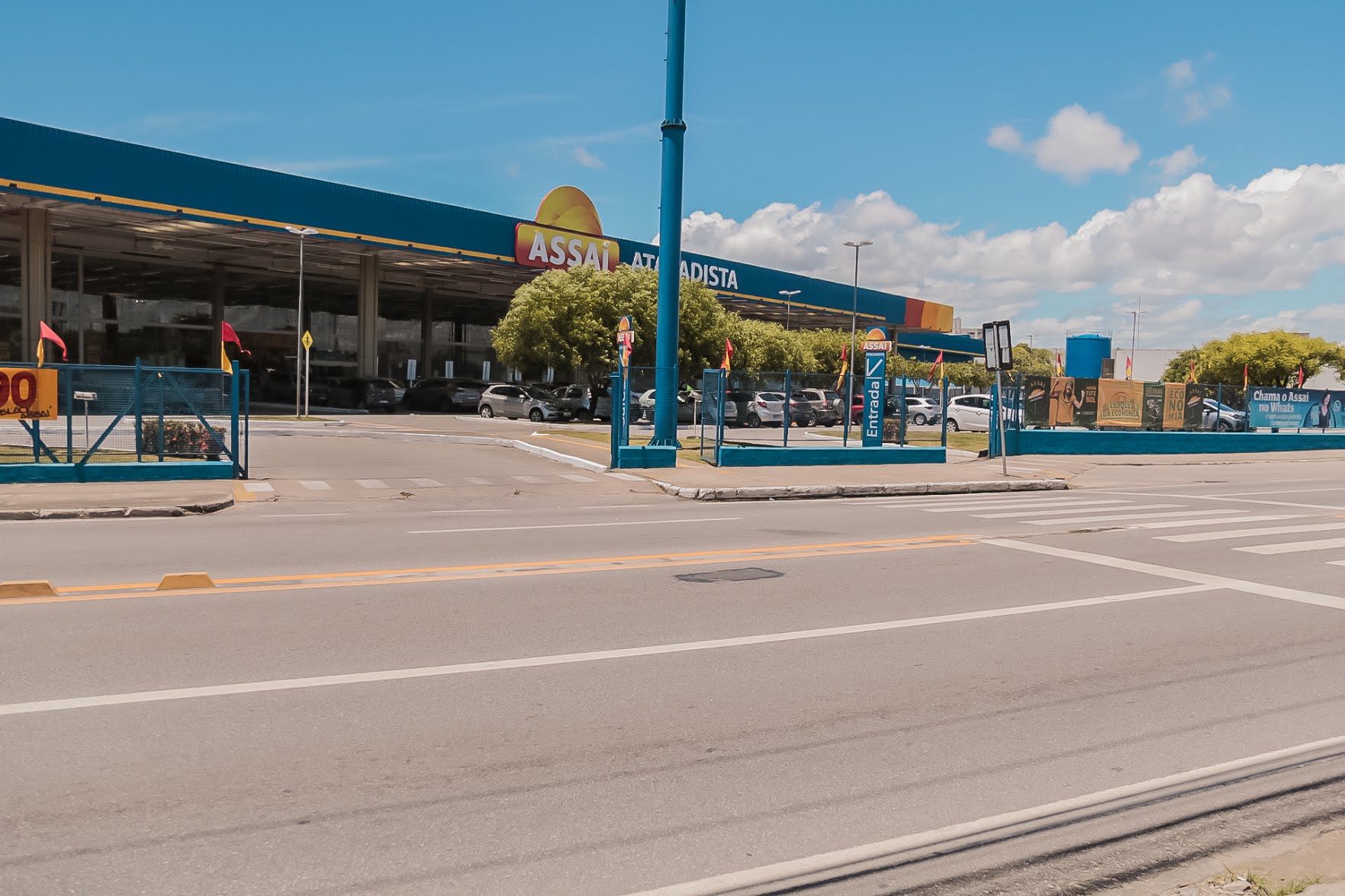 Vazamento de gás isola área em supermercado de Maceió