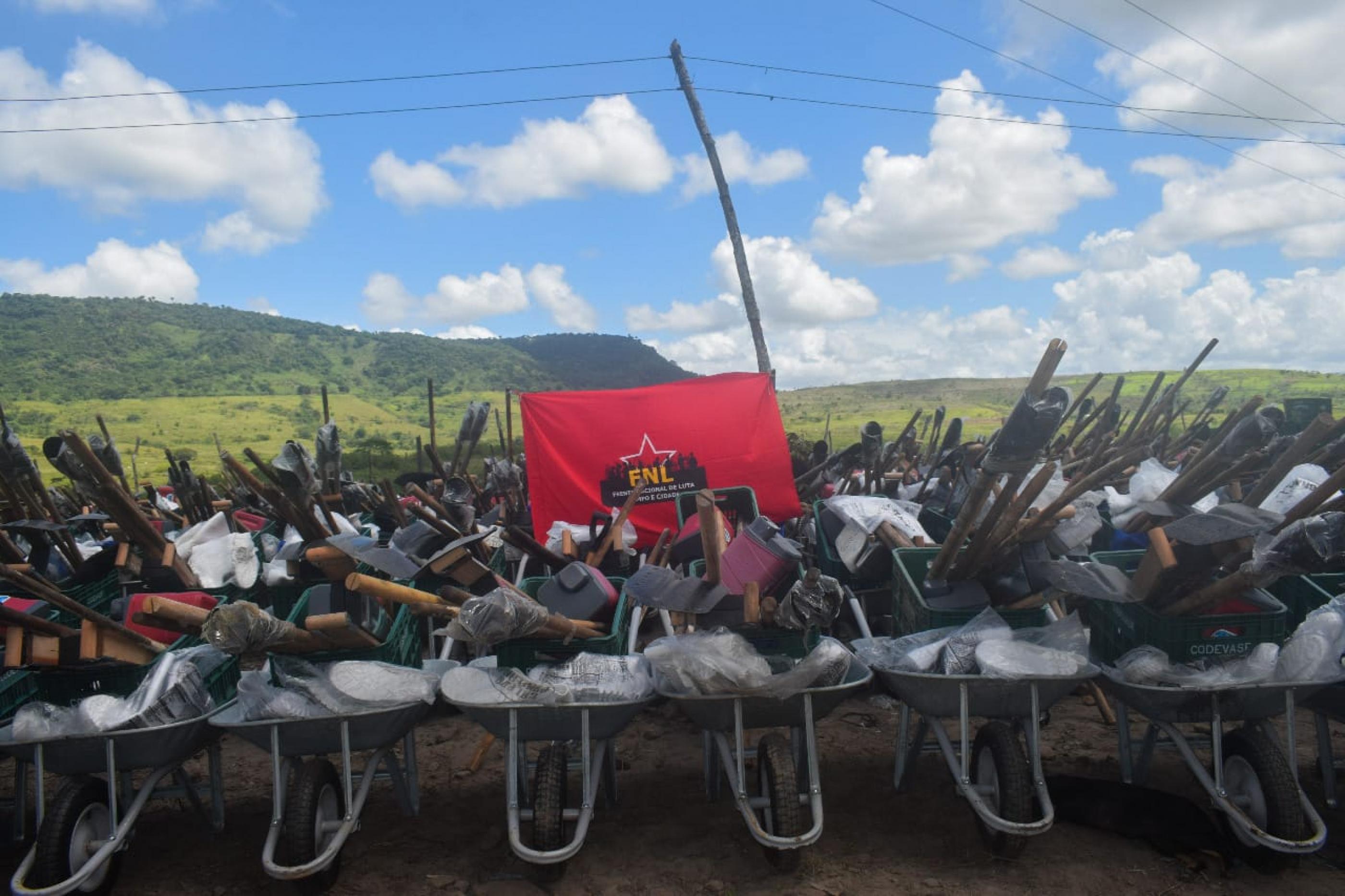 Assentados do interior alagoano recebem kits de equipamentos agrícolas