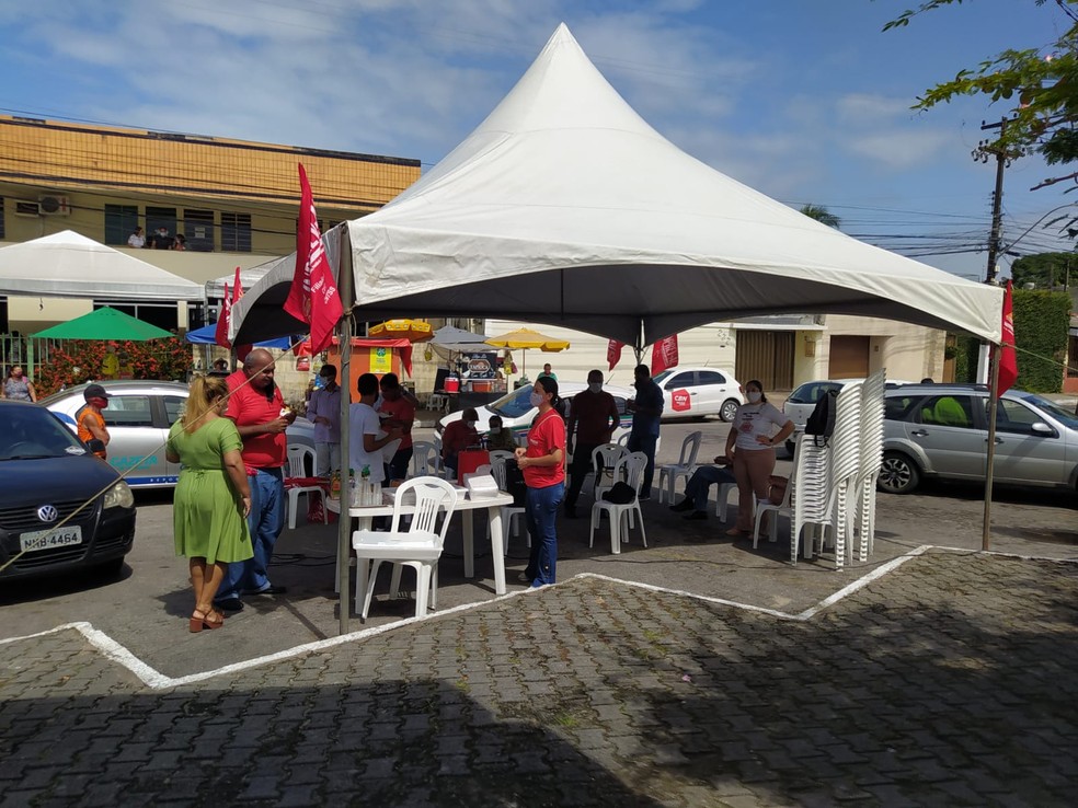 Servidores do PAM Salgadinho protestam por melhorias na unidade de saúde