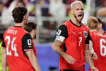Áustria encerra jejum de 36 anos e estreia com vitória na Copa